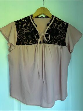 ROMWE Blush Pink Top with Black Lace Yoke